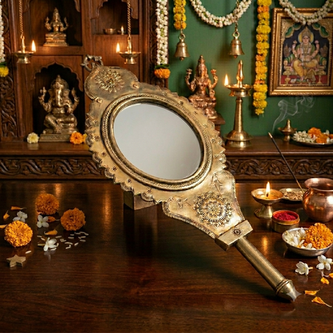 Aranmula Vaal Kannadi | Mirror size 7 inch | Big Wall Mirror | Unique Handpolished Metal Mirror
