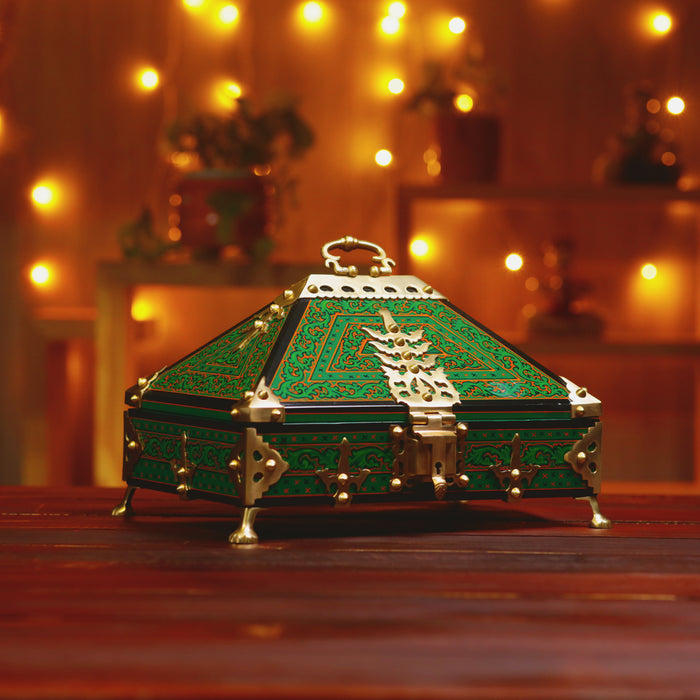 Nettur petti jewel box