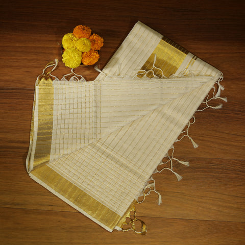 kerala handloom saree with check design and tassels
